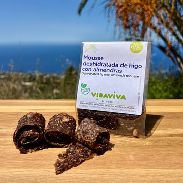 Mousse deshidratada de higo con almendras