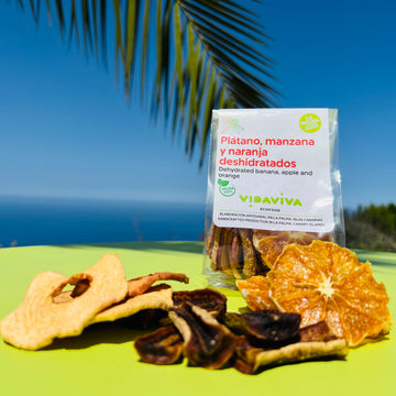 Dehydrated banana, apple and orange