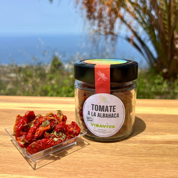 Tomate a la albahaca