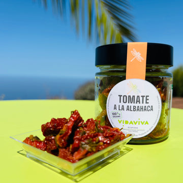 Tomate a la albahaca